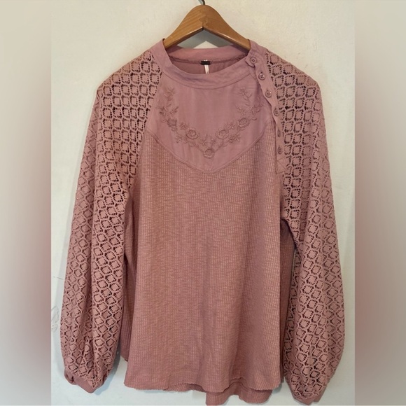 FREE PEOPLE Sweetest Thing Crochet Lace L/S Blush Sweater SZ: L - Picture 4 of 5